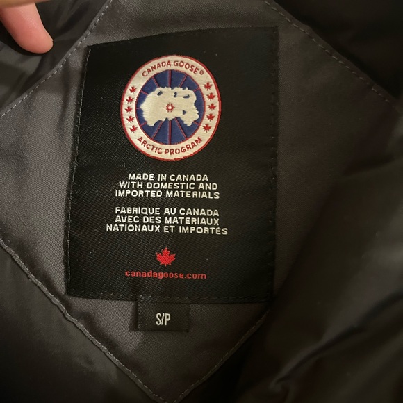 Canada Goose Coat - Picture 3 of 9